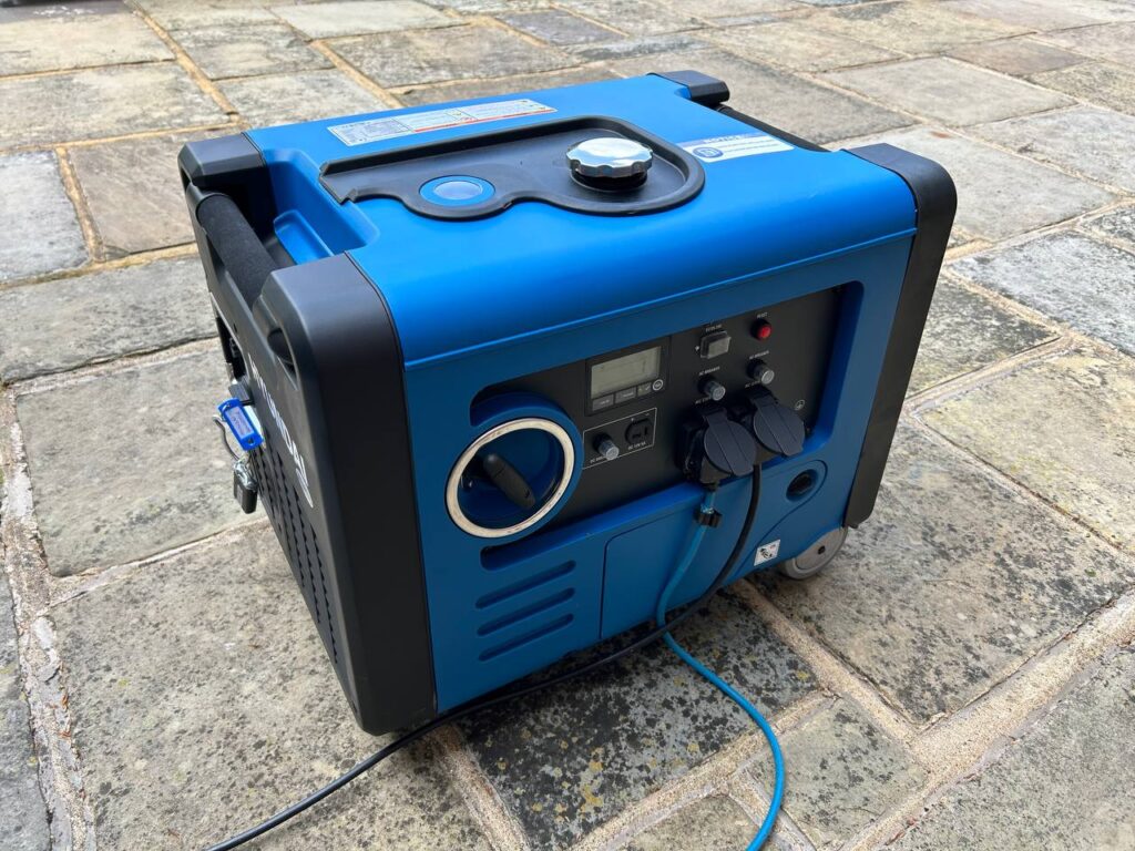 gas generators vs solar generators